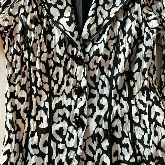 Black & White button down jacket Size M - Picture 7 of 10